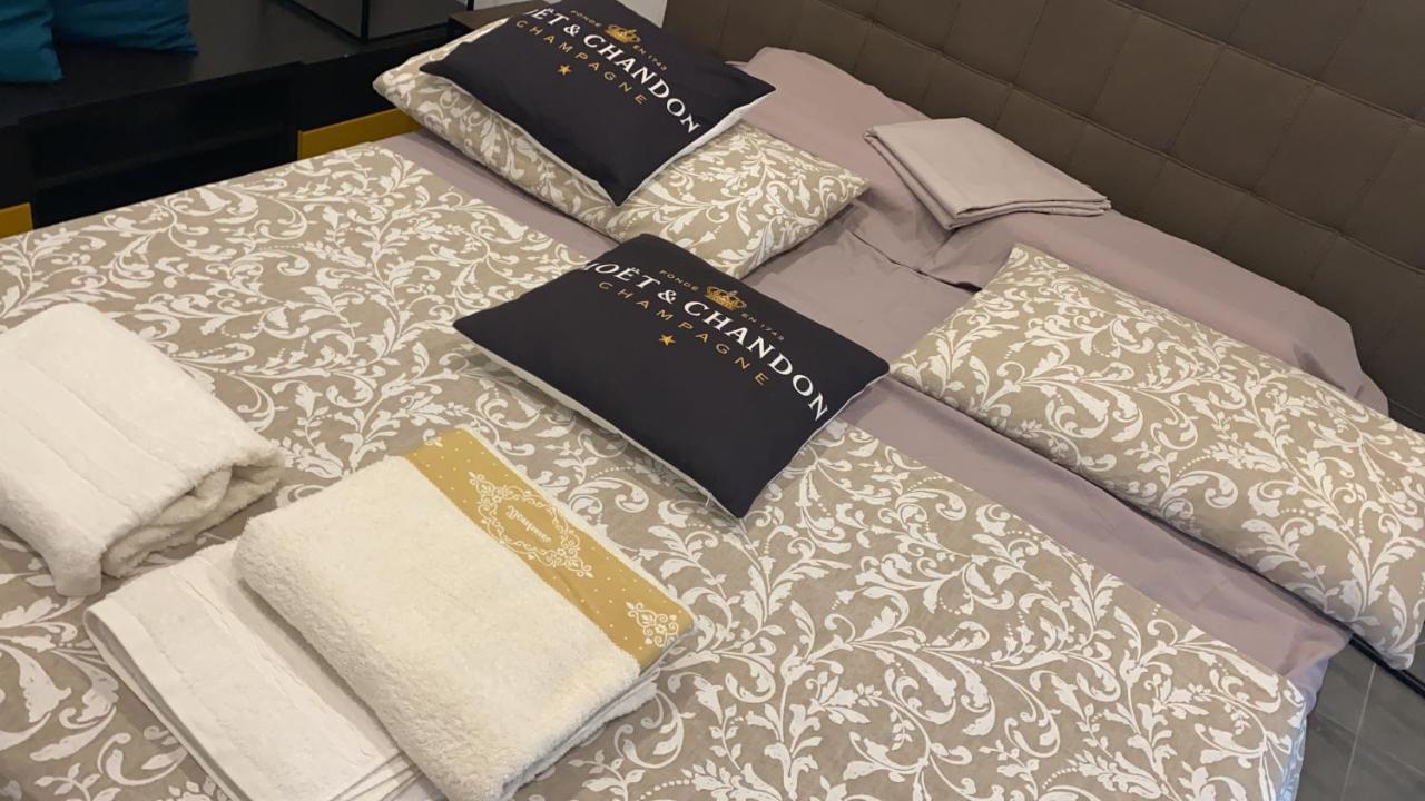 Decoluxe !Apartamento Con 1 Camera Da Letto , In Zona San Paolo , Via Martiniana تورينو المظهر الخارجي الصورة