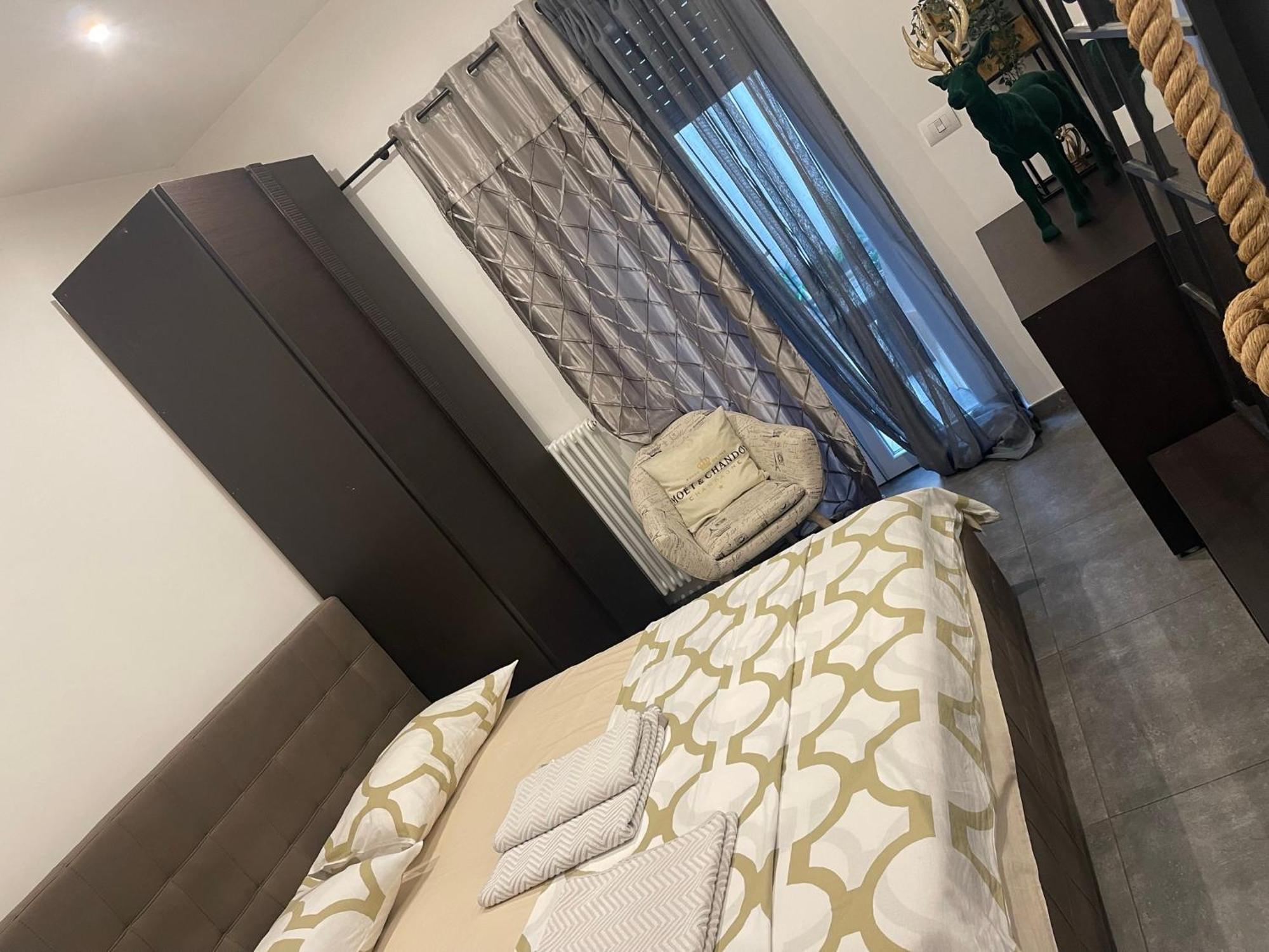 Decoluxe !Apartamento Con 1 Camera Da Letto , In Zona San Paolo , Via Martiniana تورينو المظهر الخارجي الصورة