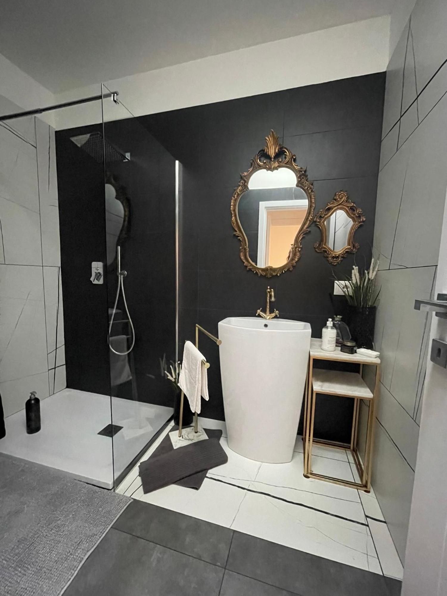 Decoluxe !Apartamento Con 1 Camera Da Letto , In Zona San Paolo , Via Martiniana تورينو المظهر الخارجي الصورة