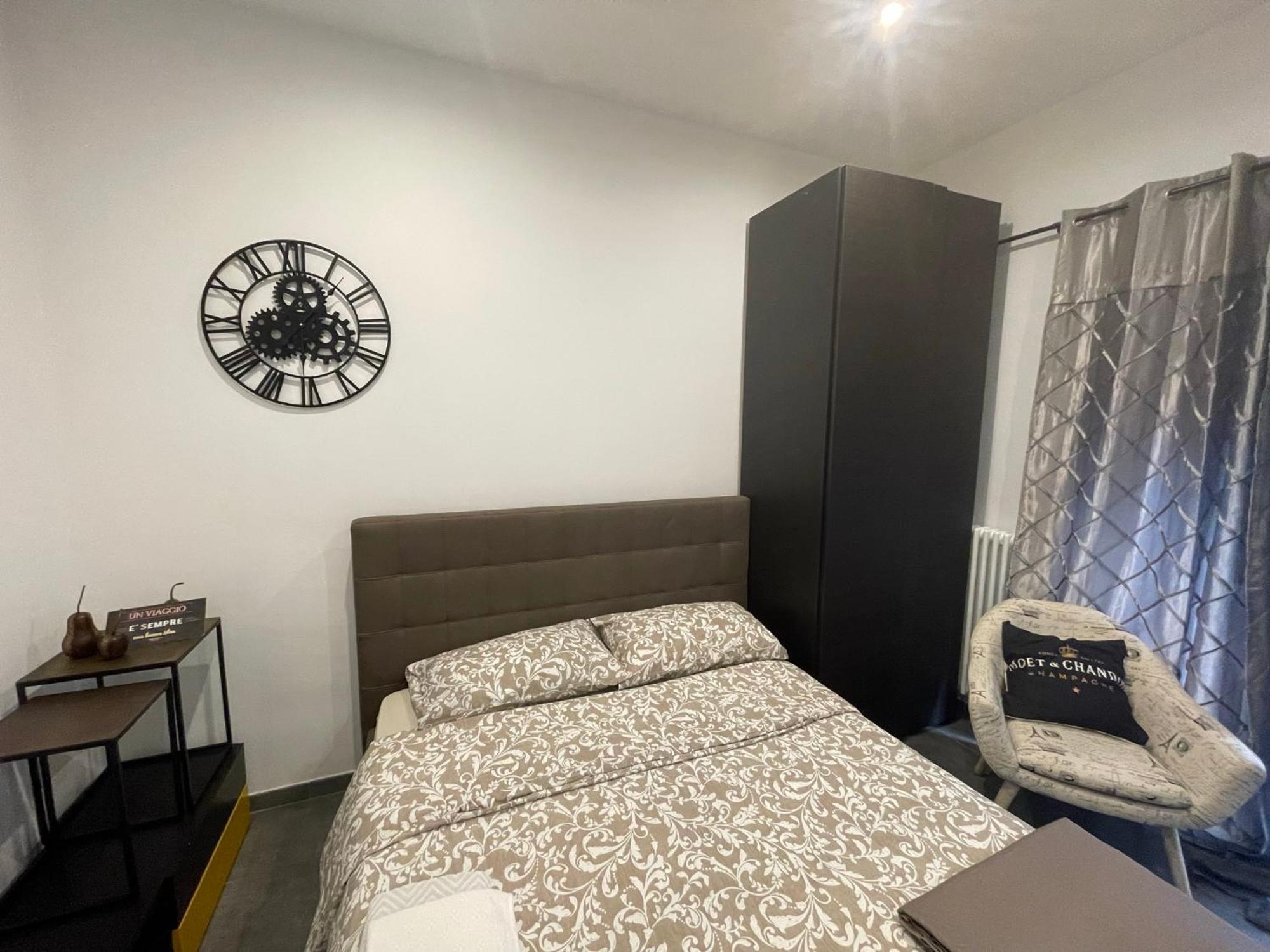 Decoluxe !Apartamento Con 1 Camera Da Letto , In Zona San Paolo , Via Martiniana تورينو المظهر الخارجي الصورة