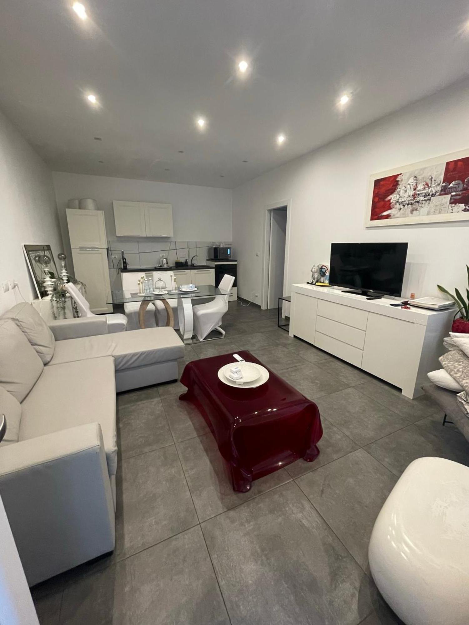 Decoluxe !Apartamento Con 1 Camera Da Letto , In Zona San Paolo , Via Martiniana تورينو المظهر الخارجي الصورة